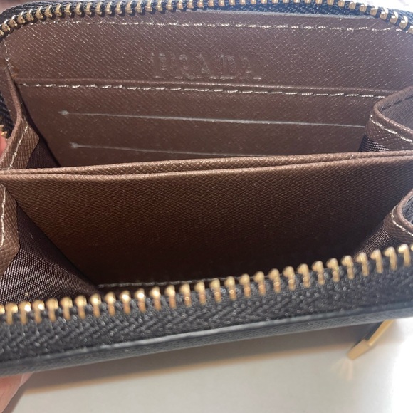 Prada wallet 
Color : Black
Condition : Slightly used - Picture 3 of 4